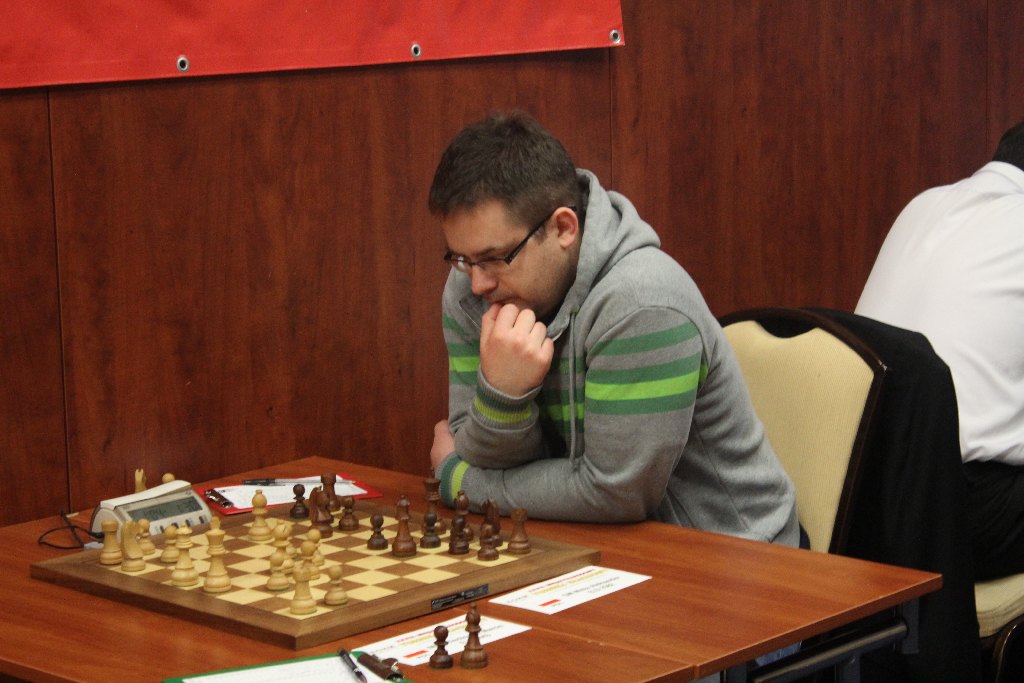Zawodnik Miedzi prowadzi w szachowym turnieju