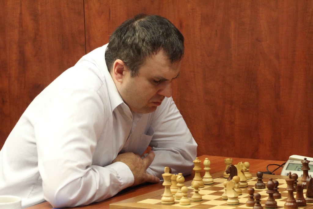 Zawodnik Miedzi prowadzi w szachowym turnieju