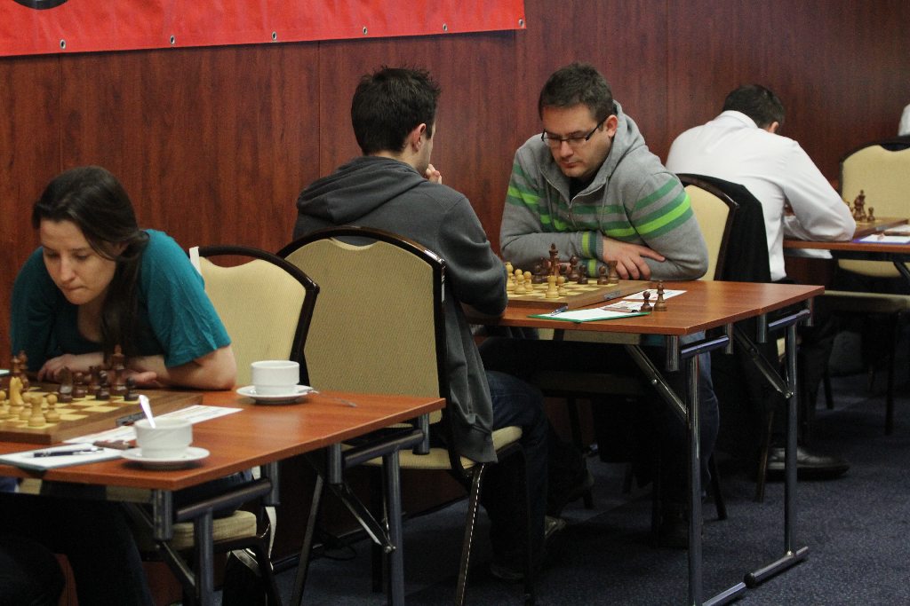 Zawodnik Miedzi prowadzi w szachowym turnieju