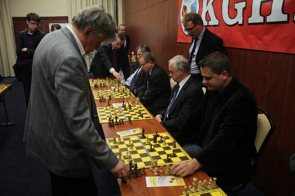 Symultana szachowa z arcymistrzem