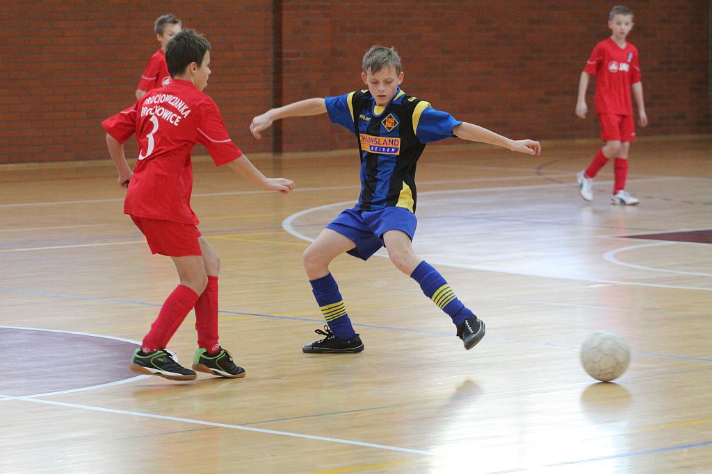 Międzynarodowy Halowy Turniej Mikołajkowy w Piłce Nożnej cz1