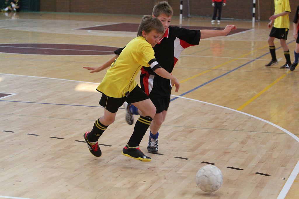 Międzynarodowy Halowy Turniej Mikołajkowy w Piłce Nożnej cz1