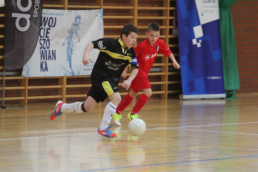 Międzynarodowy Halowy Turniej Mikołajkowy w Piłce Nożnej cz1