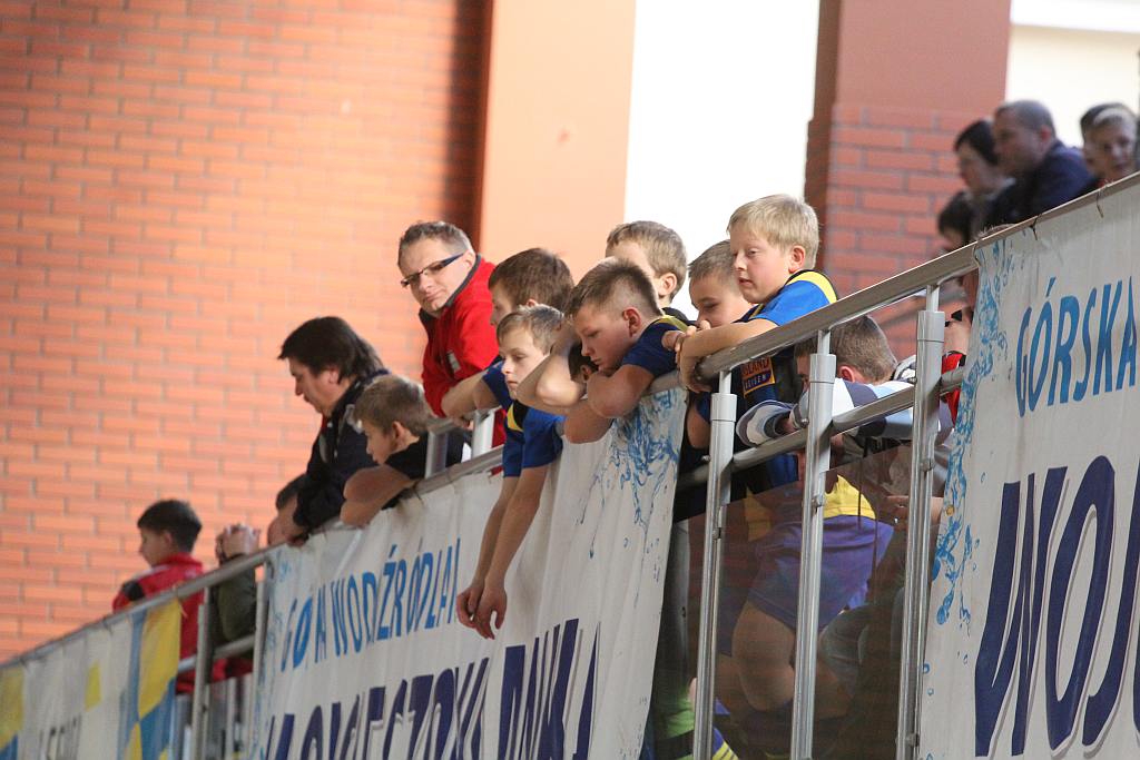 Międzynarodowy Halowy Turniej Mikołajkowy w Piłce Nożnej cz1