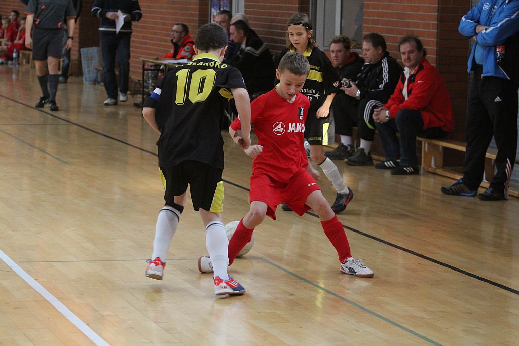 Międzynarodowy Halowy Turniej Mikołajkowy w Piłce Nożnej cz1