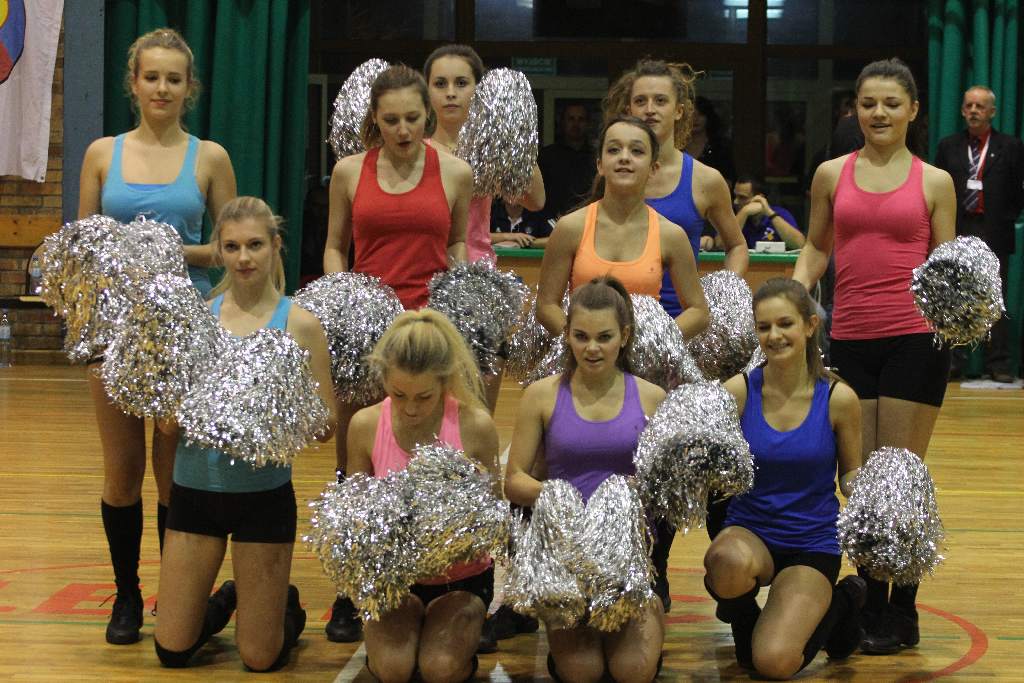 Występ zespołu FLESZ podczas meczu Siódemki