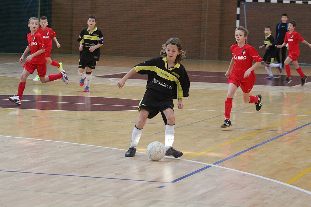 Międzynarodowy Halowy Turniej Mikołajkowy w Piłce Nożnej cz1