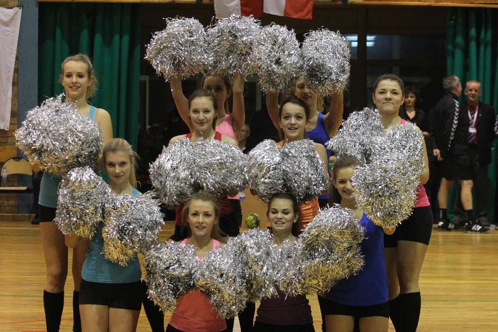 Występ zespołu FLESZ podczas meczu Siódemki