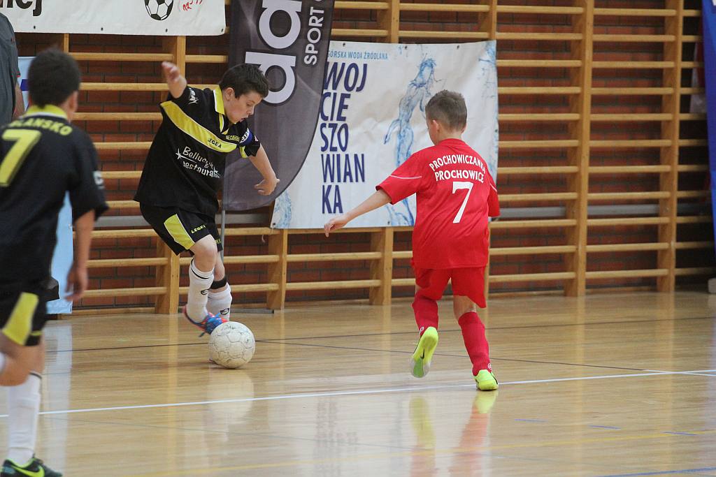 Międzynarodowy Halowy Turniej Mikołajkowy w Piłce Nożnej cz1