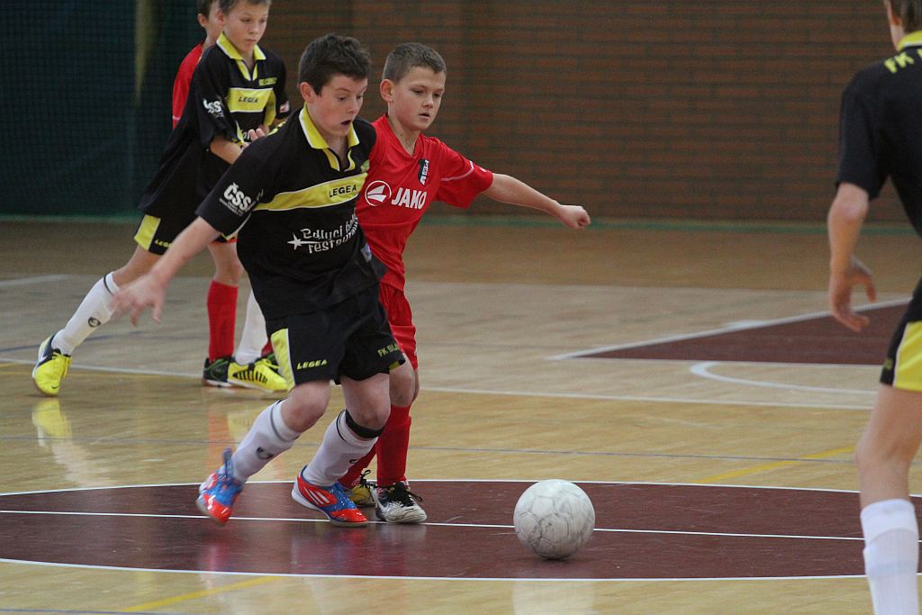 Międzynarodowy Halowy Turniej Mikołajkowy w Piłce Nożnej cz1