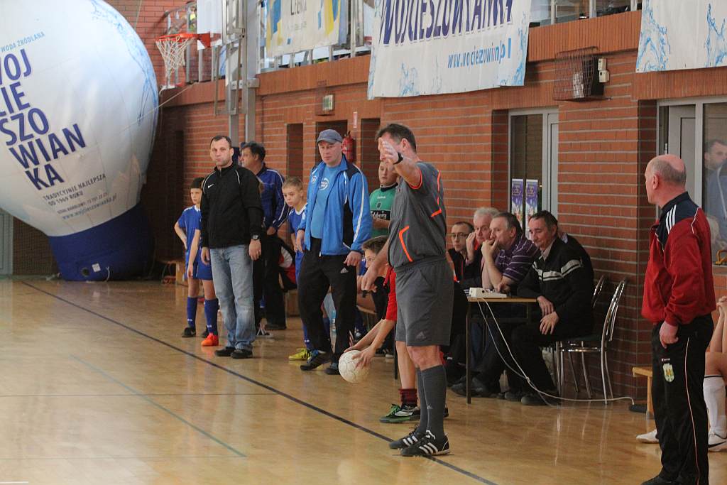 Międzynarodowy Halowy Turniej Mikołajkowy w Piłce Nożnej cz1