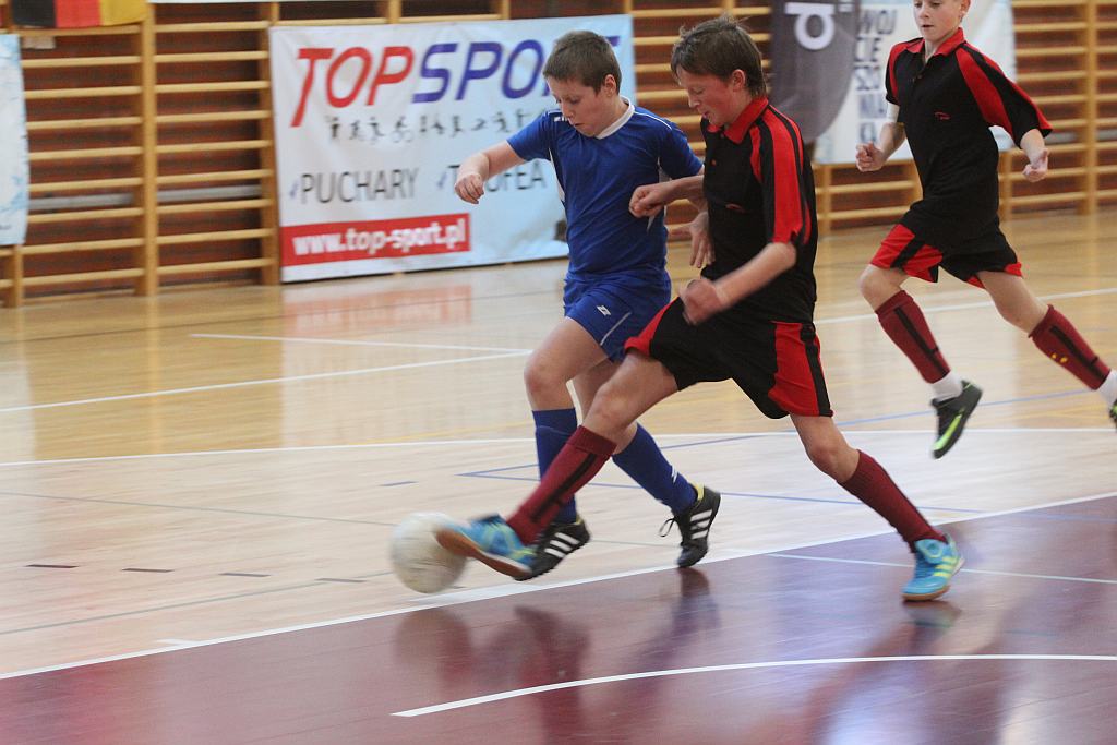 Międzynarodowy Halowy Turniej Mikołajkowy w Piłce Nożnej cz1