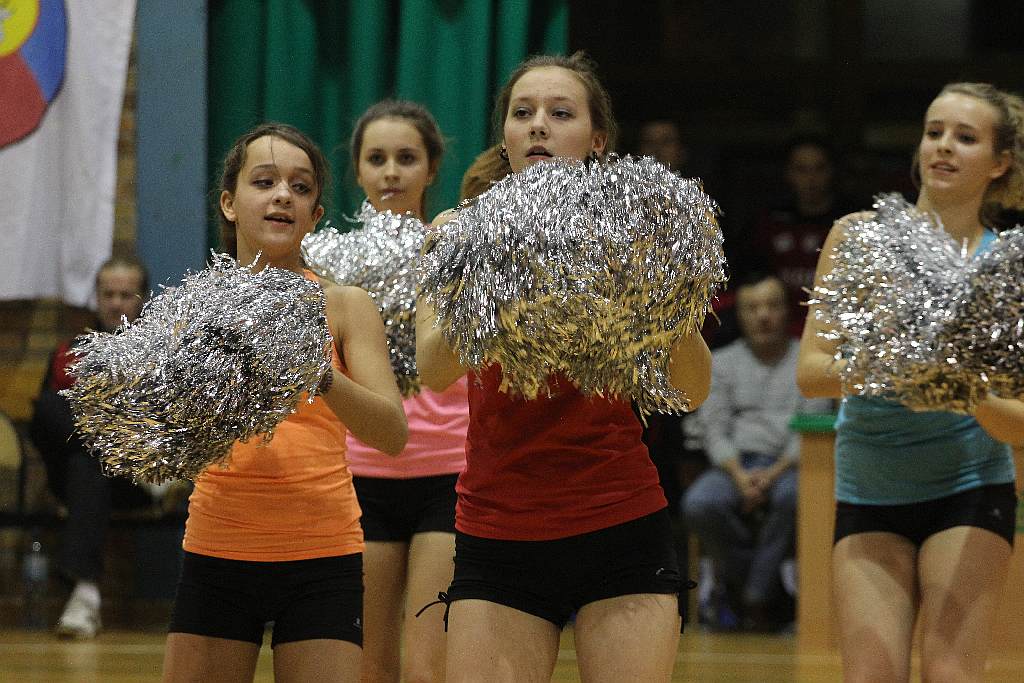 Występ zespołu FLESZ podczas meczu Siódemki