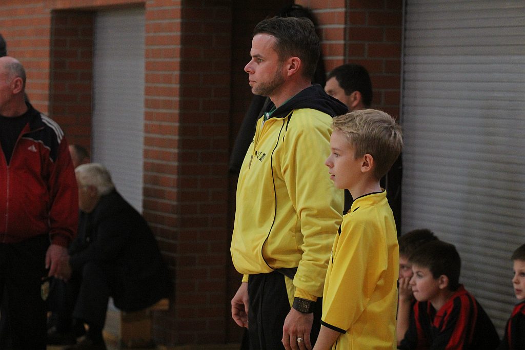 Międzynarodowy Halowy Turniej Mikołajkowy w Piłce Nożnej cz1