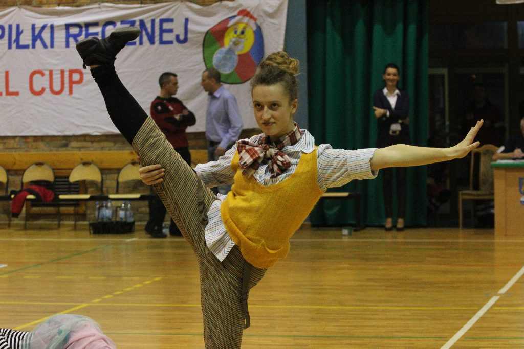 Występ zespołu FLESZ podczas meczu Siódemki