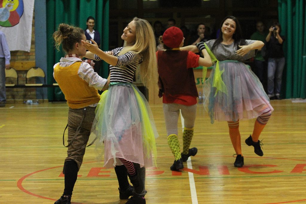 Występ zespołu FLESZ podczas meczu Siódemki