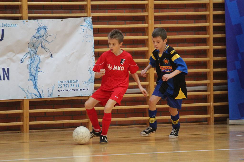 Międzynarodowy Halowy Turniej Mikołajkowy w Piłce Nożnej cz1