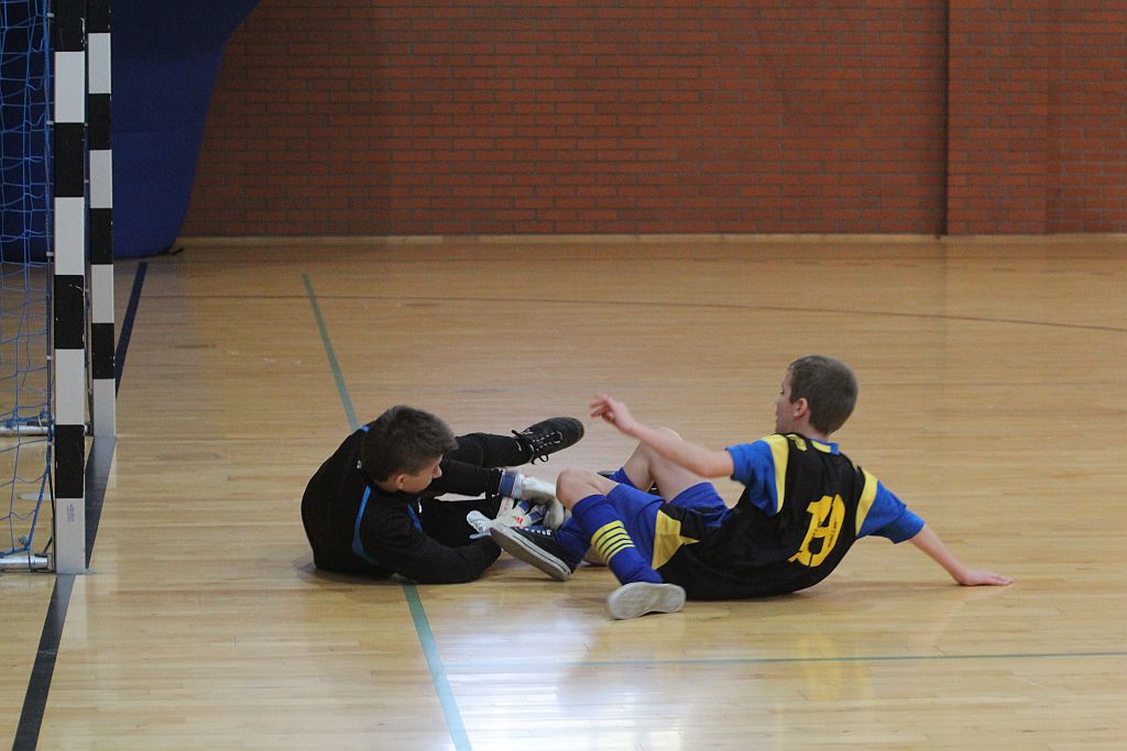 Międzynarodowy Halowy Turniej Mikołajkowy w Piłce Nożnej cz1