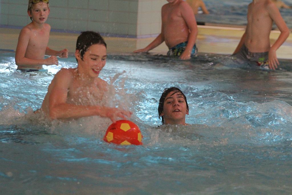 Międzynarodowy Halowy Turniej Mikołajkowy w Piłce Nożnej cz2