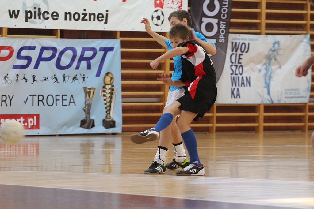 Międzynarodowy Halowy Turniej Mikołajkowy w Piłce Nożnej cz1