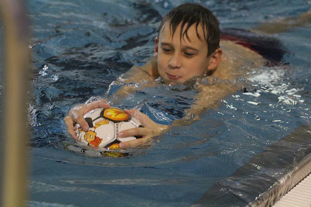 Międzynarodowy Halowy Turniej Mikołajkowy w Piłce Nożnej cz2