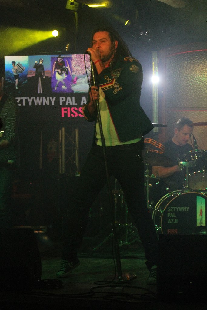 Sztywny Pal Azji w Spiżarni