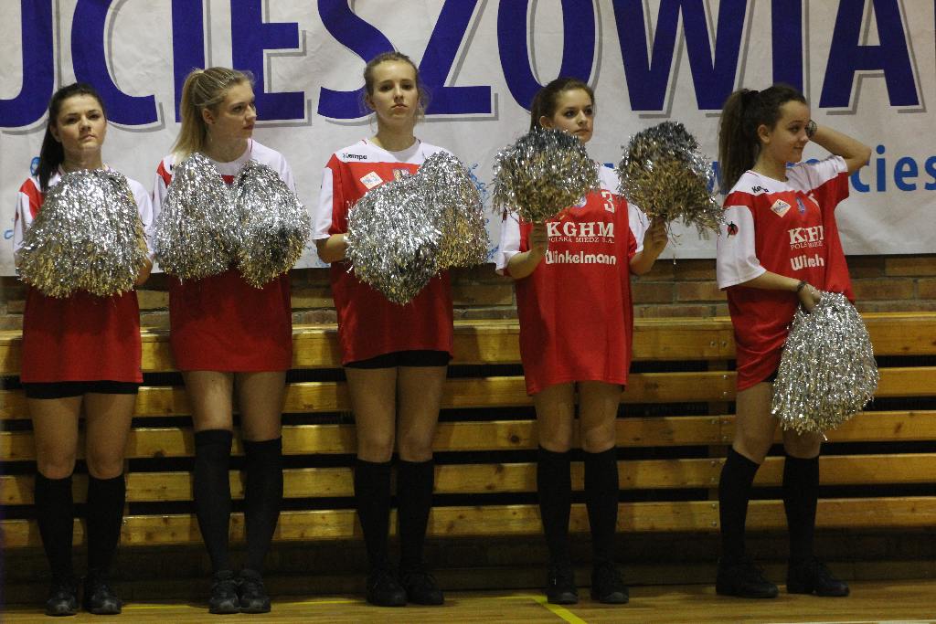 Występ zespołu FLESZ podczas meczu Siódemki