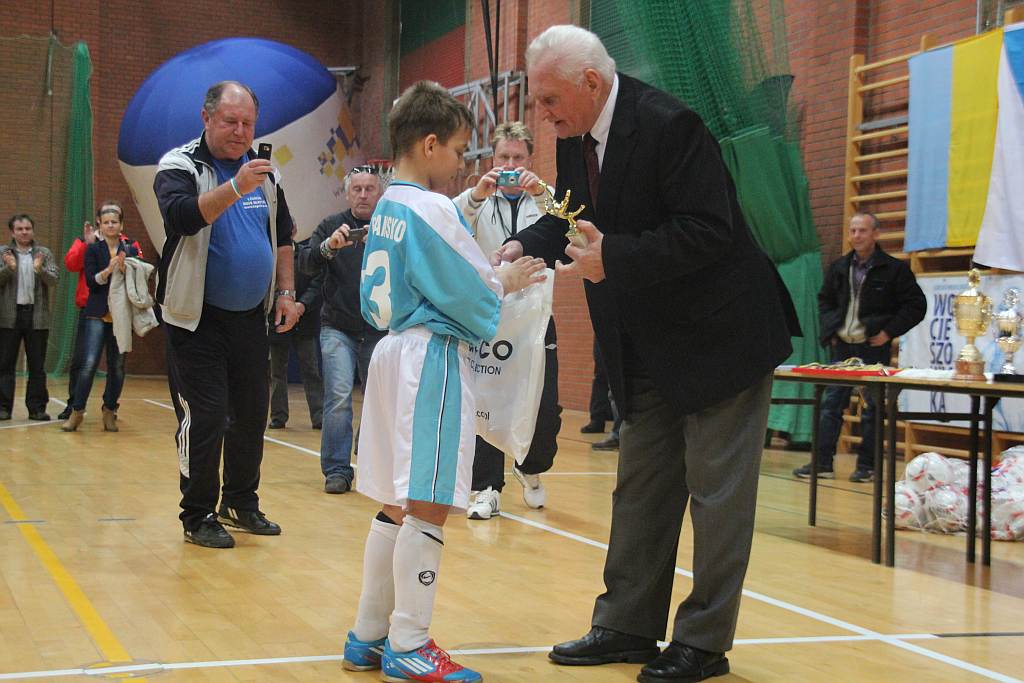 Międzynarodowy Halowy Turniej Mikołajkowy w Piłce Nożnej cz4