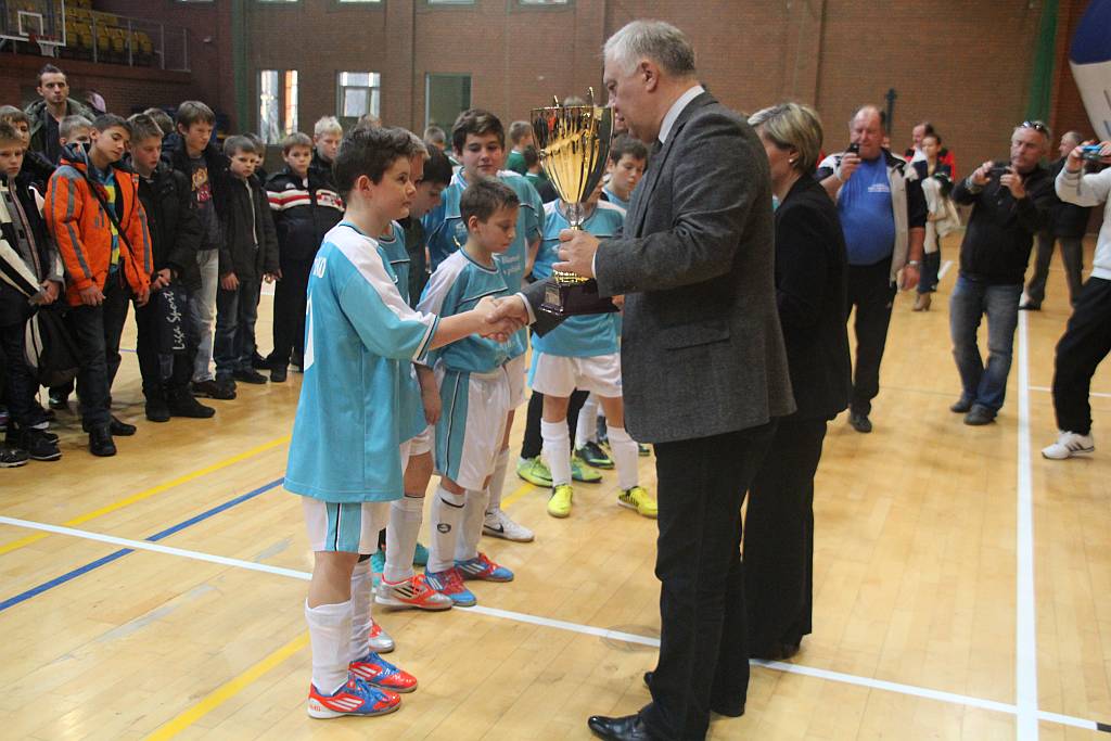 Międzynarodowy Halowy Turniej Mikołajkowy w Piłce Nożnej cz4