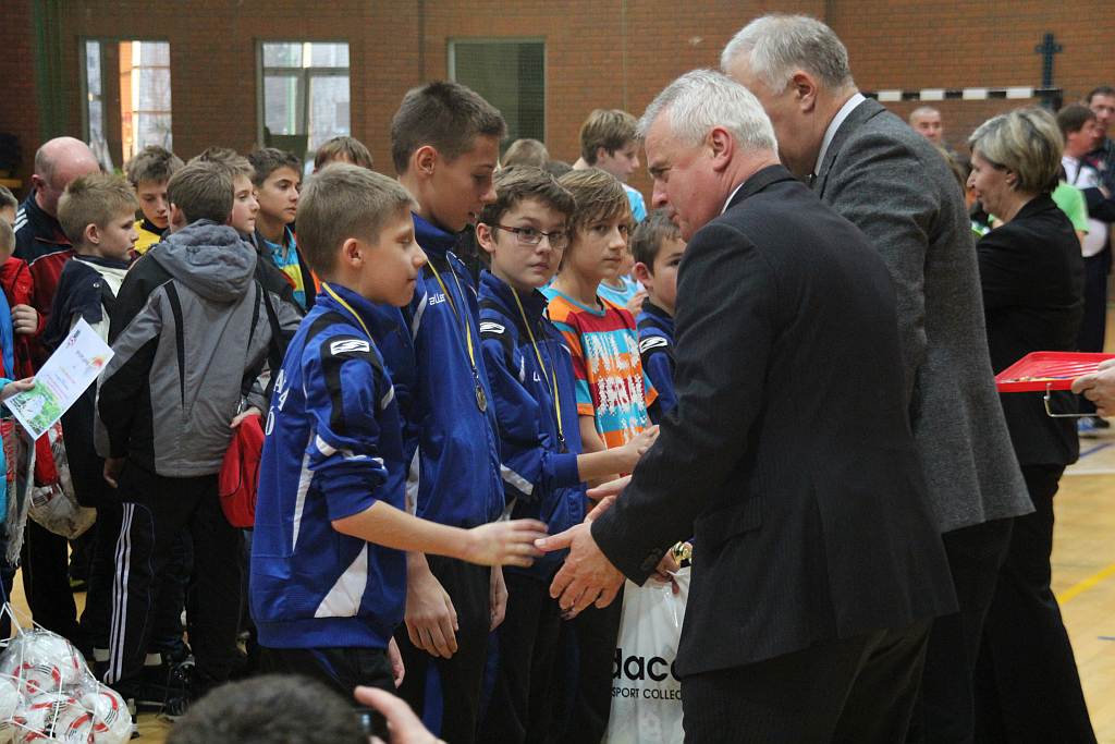 Międzynarodowy Halowy Turniej Mikołajkowy w Piłce Nożnej cz4