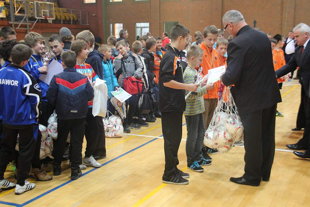 Międzynarodowy Halowy Turniej Mikołajkowy w Piłce Nożnej cz4