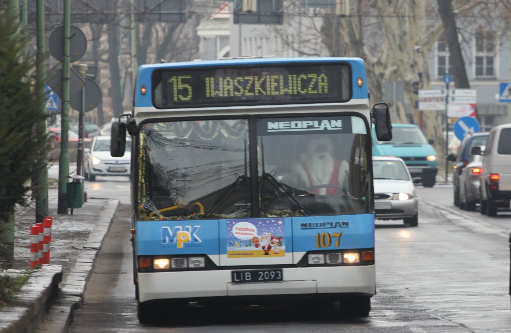 Święty Mikołaj kieruje „piętnastką”
