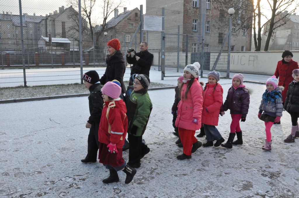 Mikołaj sprezentował plac zabaw uczniom SP nr 1