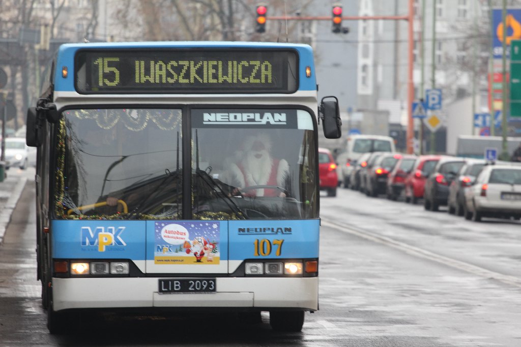 Święty Mikołaj kieruje „piętnastką”