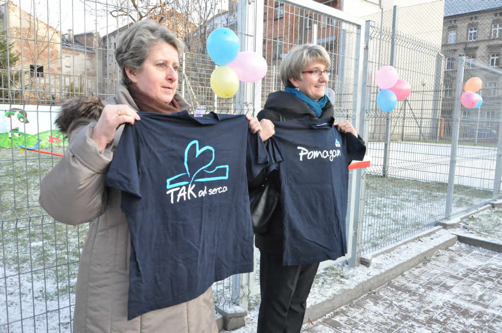 Mikołaj sprezentował plac zabaw uczniom SP nr 1