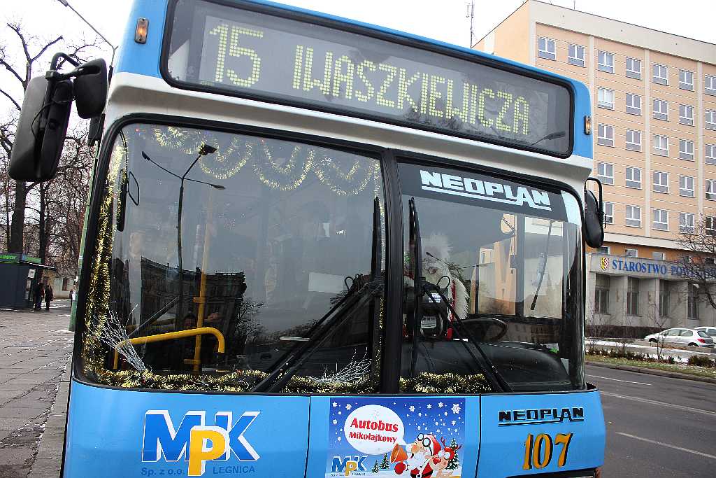 Święty Mikołaj kieruje „piętnastką”