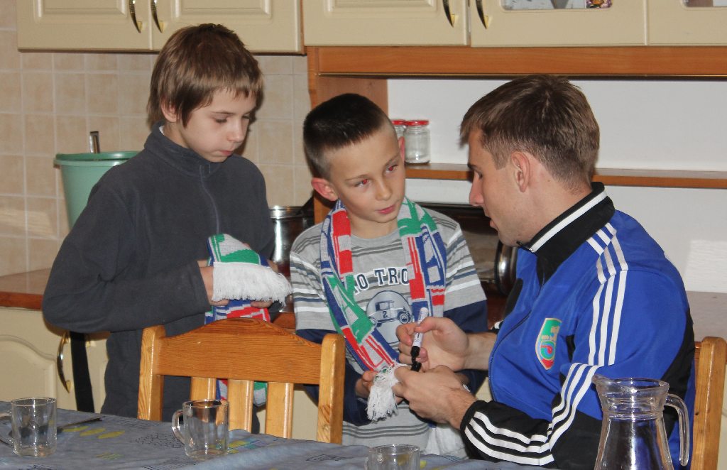 Piłkarze Miedzi w Domu Dziecka