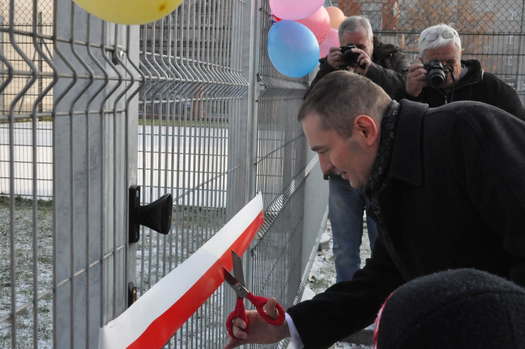 Mikołaj sprezentował plac zabaw uczniom SP nr 1