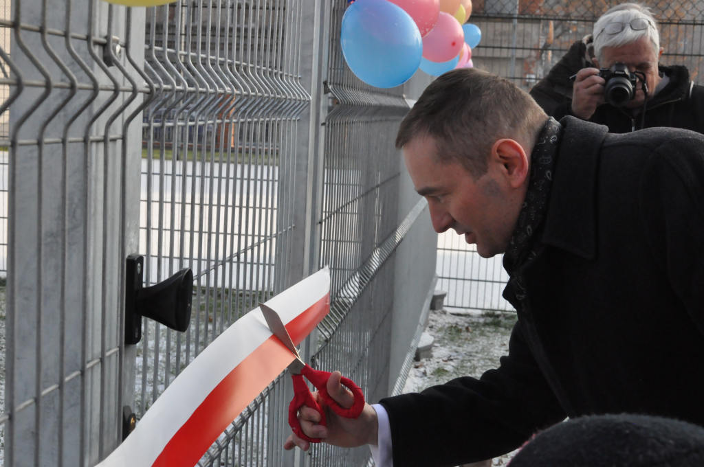Mikołaj sprezentował plac zabaw uczniom SP nr 1