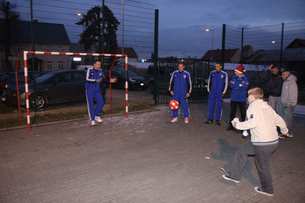 Piłkarze Miedzi w Domu Dziecka
