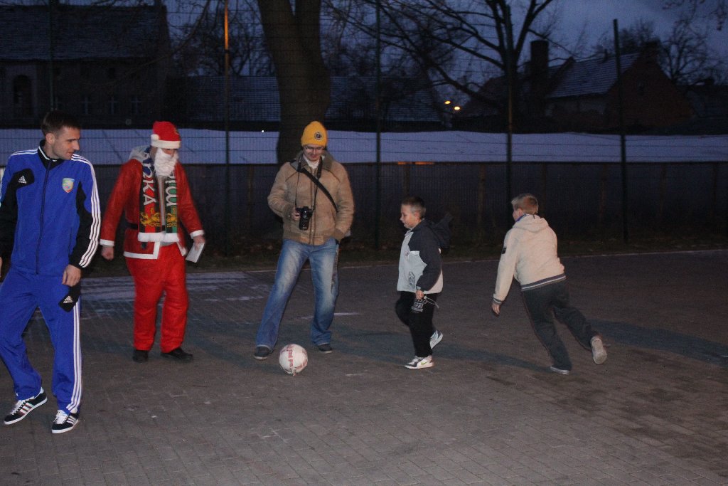 Piłkarze Miedzi w Domu Dziecka