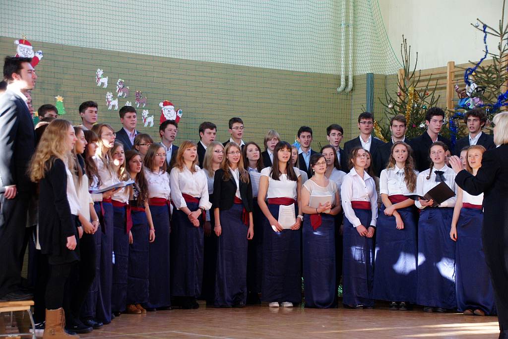 Koncert charytatywny w VI LO - cz1