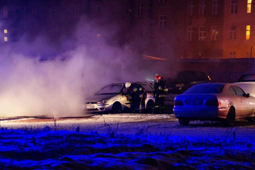 Pożar samochodu przy ulicy Jaworzyńskiej