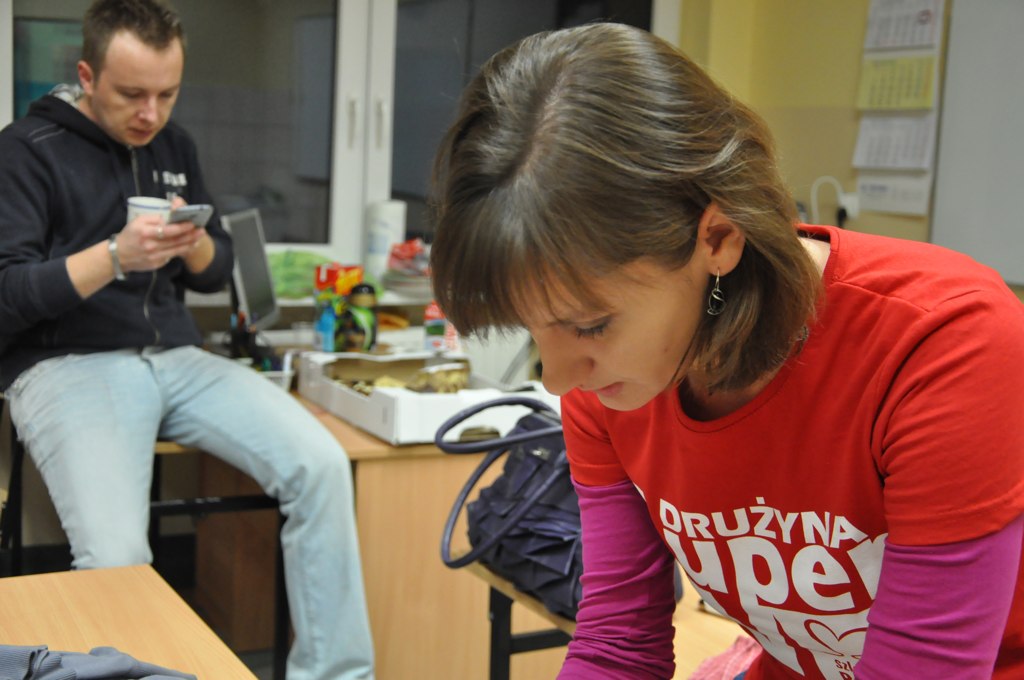 Szlachetni politycy pomagają potrzebującym