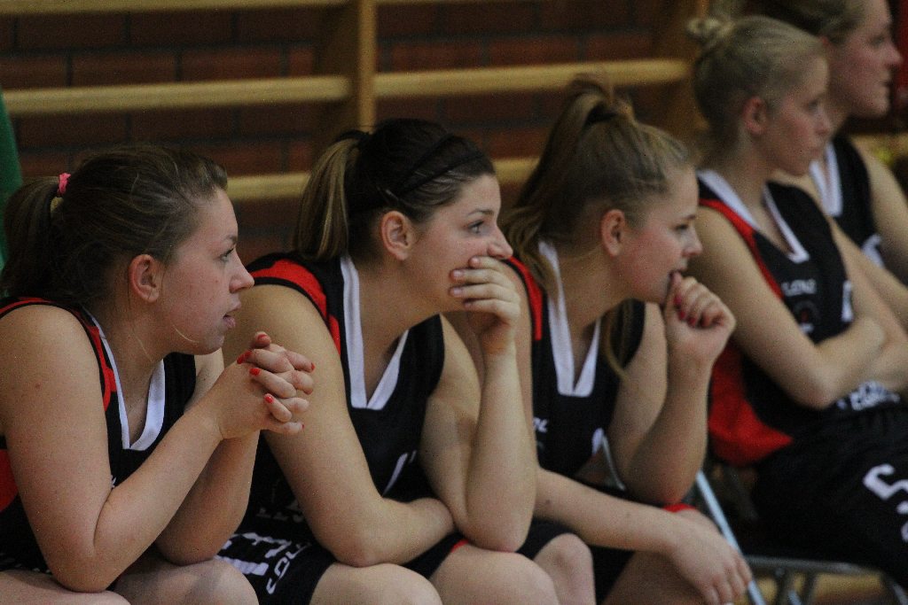 Koszykówka kobiet: UKS Ekonom - Ślęza 57:80 cz2