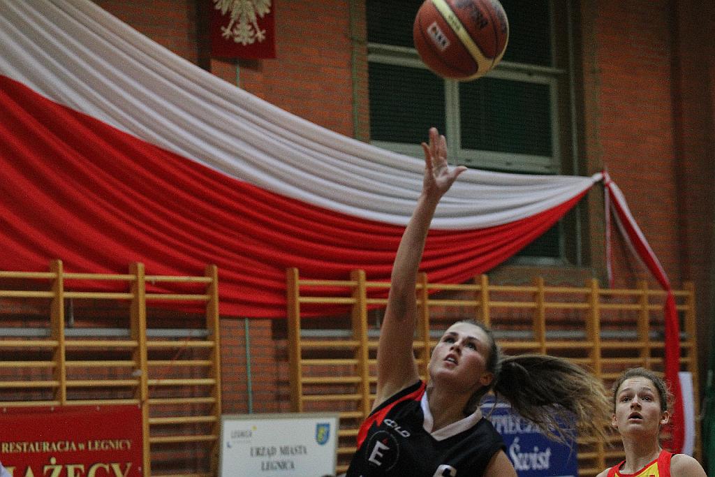 Koszykówka kobiet: UKS Ekonom - Ślęza 57:80 cz2