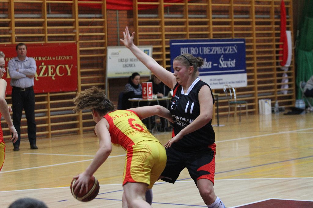 Koszykówka kobiet: UKS Ekonom - Ślęza 57:80 cz2