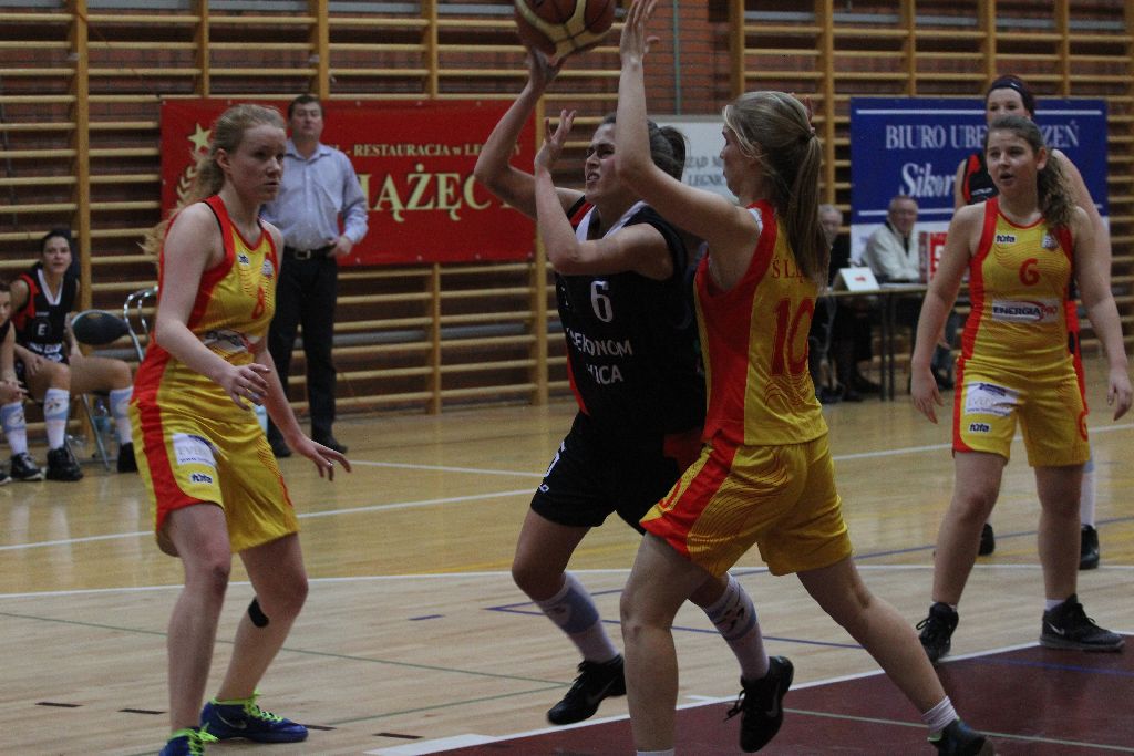Koszykówka kobiet: UKS Ekonom - Ślęza 57:80 cz2