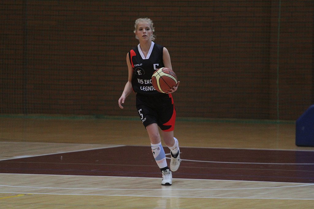 Koszykówka kobiet: UKS Ekonom - Ślęza 57:80 cz1