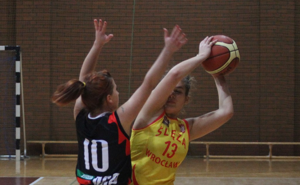 Koszykówka kobiet: UKS Ekonom - Ślęza 57:80 cz2